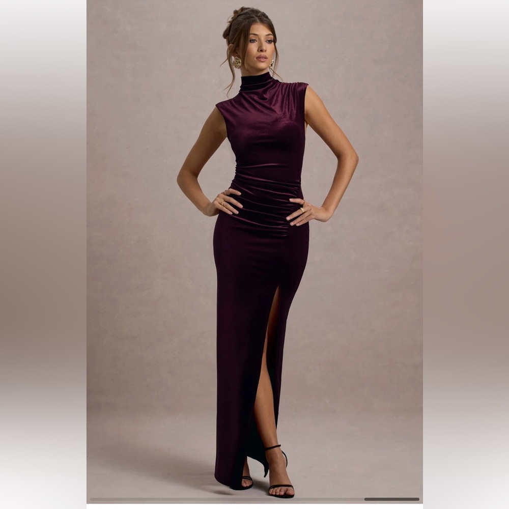 Club L London LONG BURGUNDY VELVET DRESS WITH HIGH NECK AND SIDE SLIPPING size 8 - Picture 6 of 15